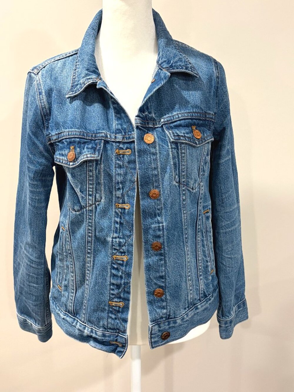 Americana Cottage Coastal Grandma Fall Madewell Jean Jacket Capsule Wardrobe‎